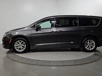 Used 2023 Chrysler Pacifica Touring-L FWD video 2