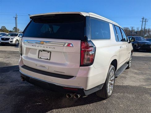 Used 2021 Chevrolet Suburban Premier image 4
