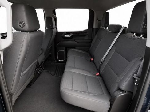 Used 2022 Chevrolet Silverado 1500 LT AWD/4WD image 10