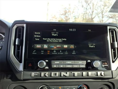 Certified 2025 Nissan Frontier SV image 12