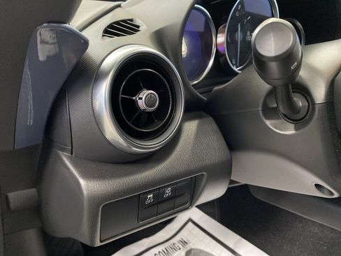 Used 2021 MAZDA MX-5 Miata RF Grand Touring image 37