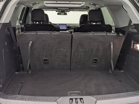 Certified 2022 Ford Explorer XLT w/ Equipment Group 202A image 8