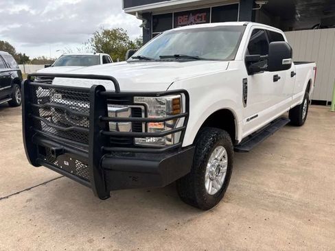Used 2019 Ford F250 XLT image 1