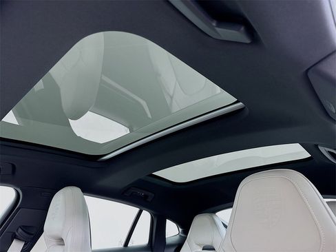 New 2026 Porsche Panamera image 23