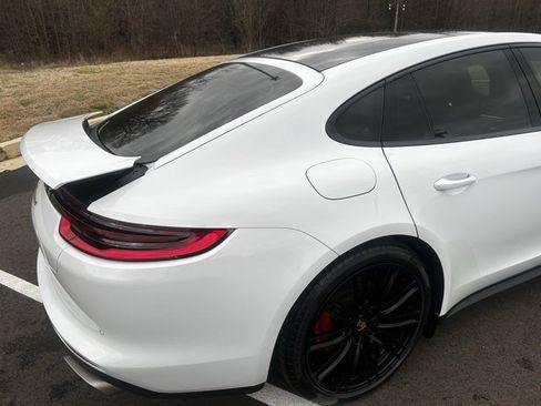 Used 2018 Porsche Panamera 4 image 6