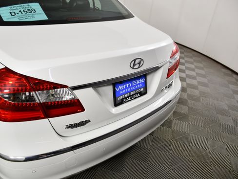 Used 2013 Hyundai Genesis 5.0 R-Spec RWD image 15