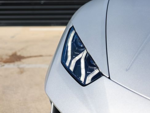 Used 2023 Lamborghini Huracan EVO image 12