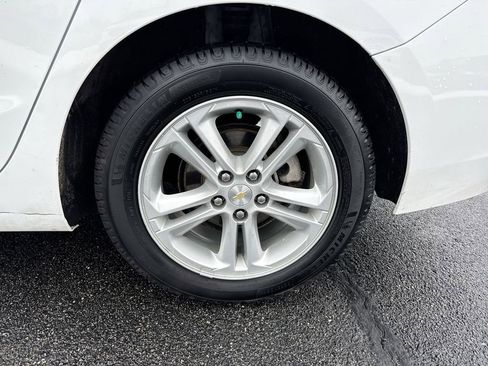 Used 2017 Chevrolet Cruze LT w/ Convenience Package image 26