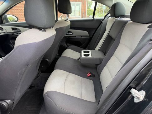 Used 2012 Chevrolet Cruze LS w/ Connectivity Package FWD image 10