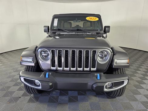 Used 2022 Jeep Wrangler Unlimited Sahara image 2