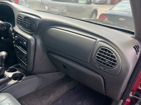 Used 2004 Chevrolet TrailBlazer LT w/ LT Preferred Equipment Group image 12