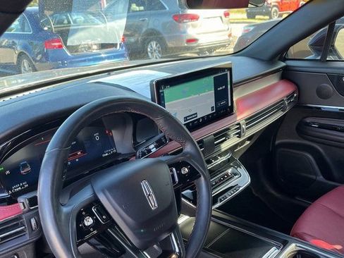 Used 2023 Lincoln Corsair Reserve w/ Equipment Group 201A image 17