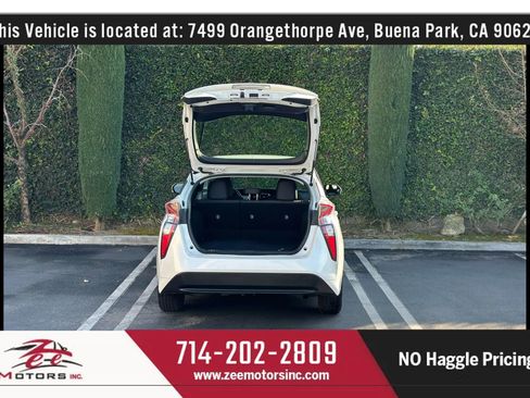 Used 2016 Toyota Prius Three image 15