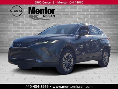 Used 2021 Toyota Venza Limited image 3