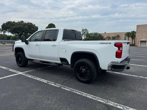 Used 2020 Chevrolet Silverado 2500 LT w/ Texas Edition AWD/4WD image 8