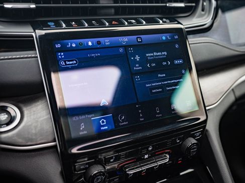 Used 2023 Jeep Grand Cherokee 4WD 4xe image 31