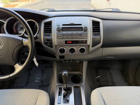 Used 2011 Toyota Tacoma 4x4 Double Cab w/ SR5 Pkg #2 image 25