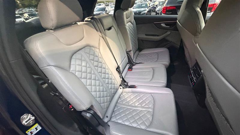 Used 2021 Audi SQ7 Premium Plus w/ Driver Assistance Package AWD/4WD image 14