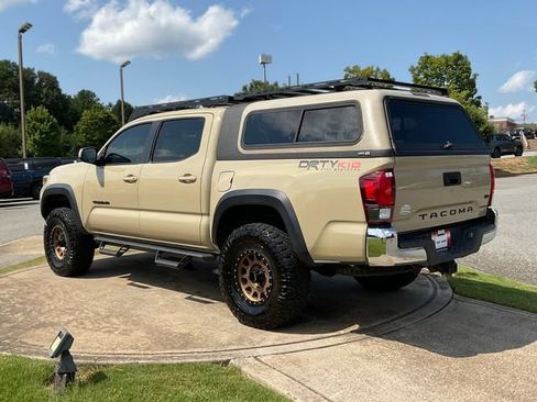 Used 2019 Toyota Tacoma TRD Off-Road AWD/4WD image 5