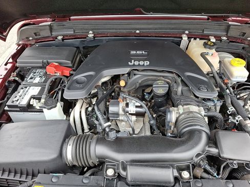 Used 2021 Jeep Wrangler Islander image 27