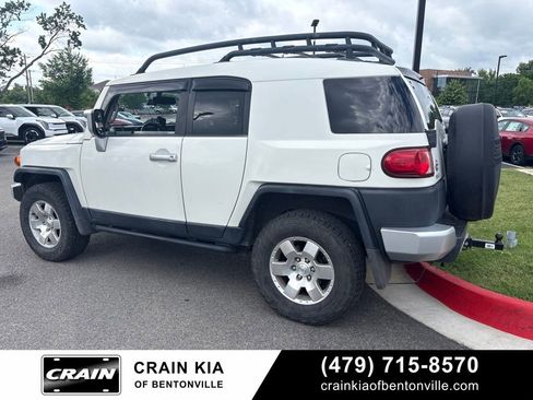 Used 2010 Toyota FJ Cruiser 4WD image 4