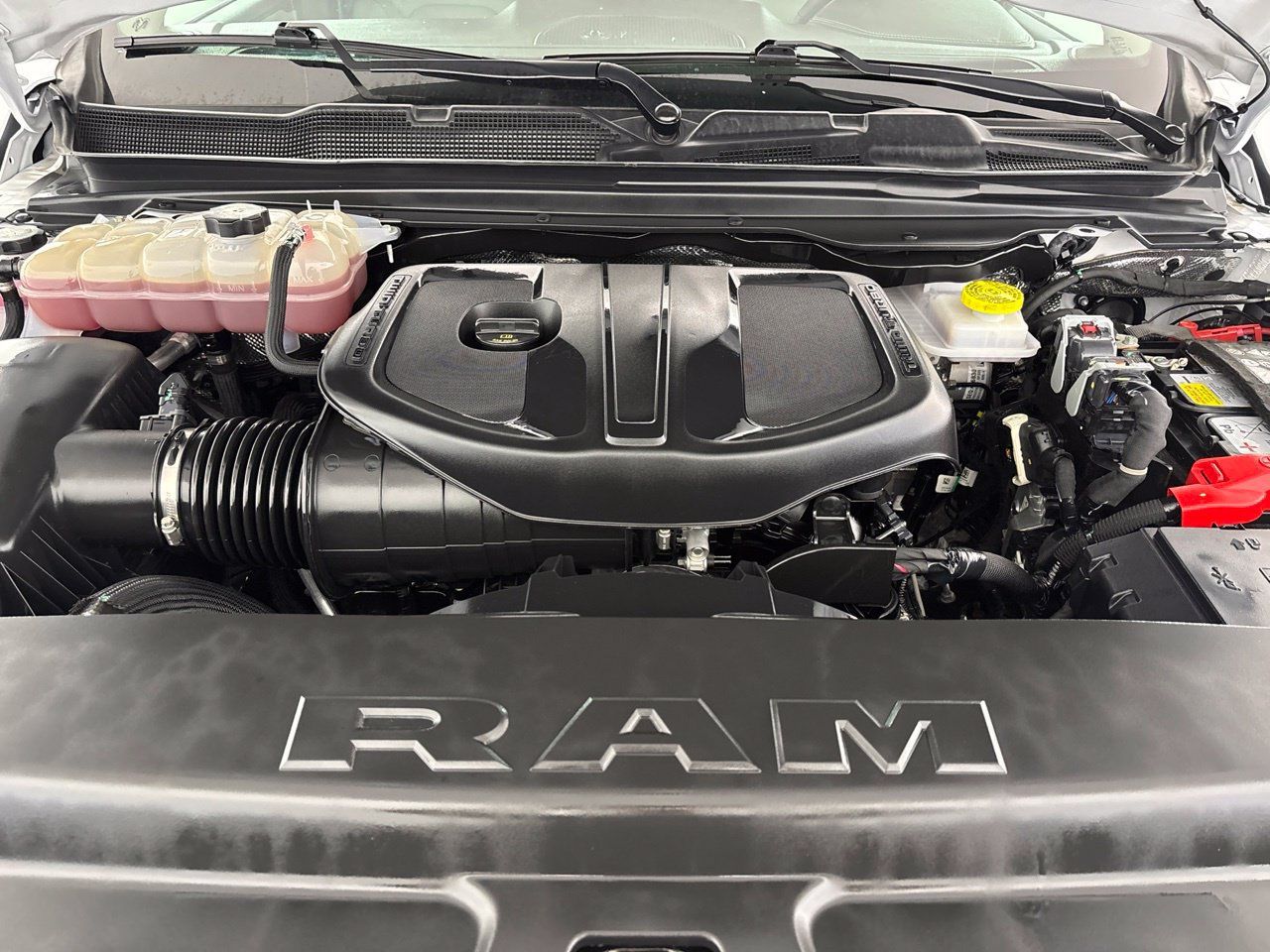 Used 2026 RAM 1500 Laramie AWD/4WD image 35