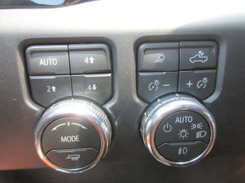 New 2026 GMC Sierra 2500 Denali Ultimate AWD/4WD image 18