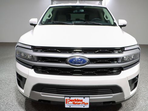 Used 2022 Ford Expedition XLT image 4