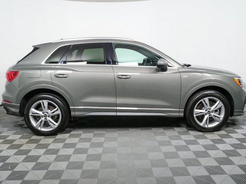 Used 2022 Audi Q3 2.0T Premium w/ Convenience Package image 2
