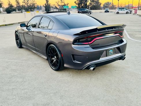 Used 2019 Dodge Charger Scat Pack w/ Daytona Edition image 14