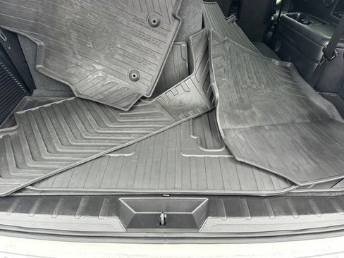 Used 2022 Subaru Ascent Limited w/ Technology Package image 18