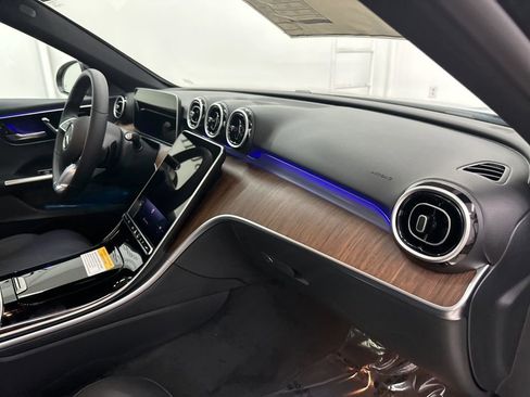Used 2025 Mercedes-Benz C 300 Sedan image 26