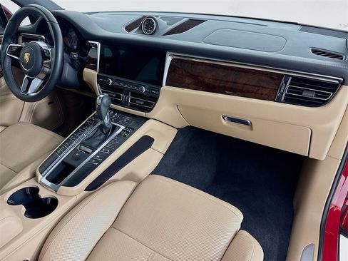 Used 2021 Porsche Macan S image 32