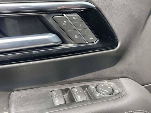 Used 2025 Chevrolet Tahoe Z71 w/ Comfort Package AWD/4WD image 10