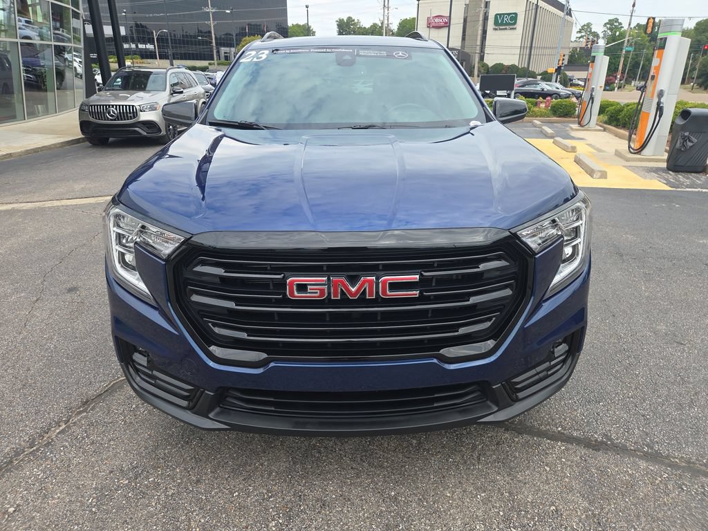 Used 2023 GMC Terrain SLT w/ Elevation Edition FWD image 8