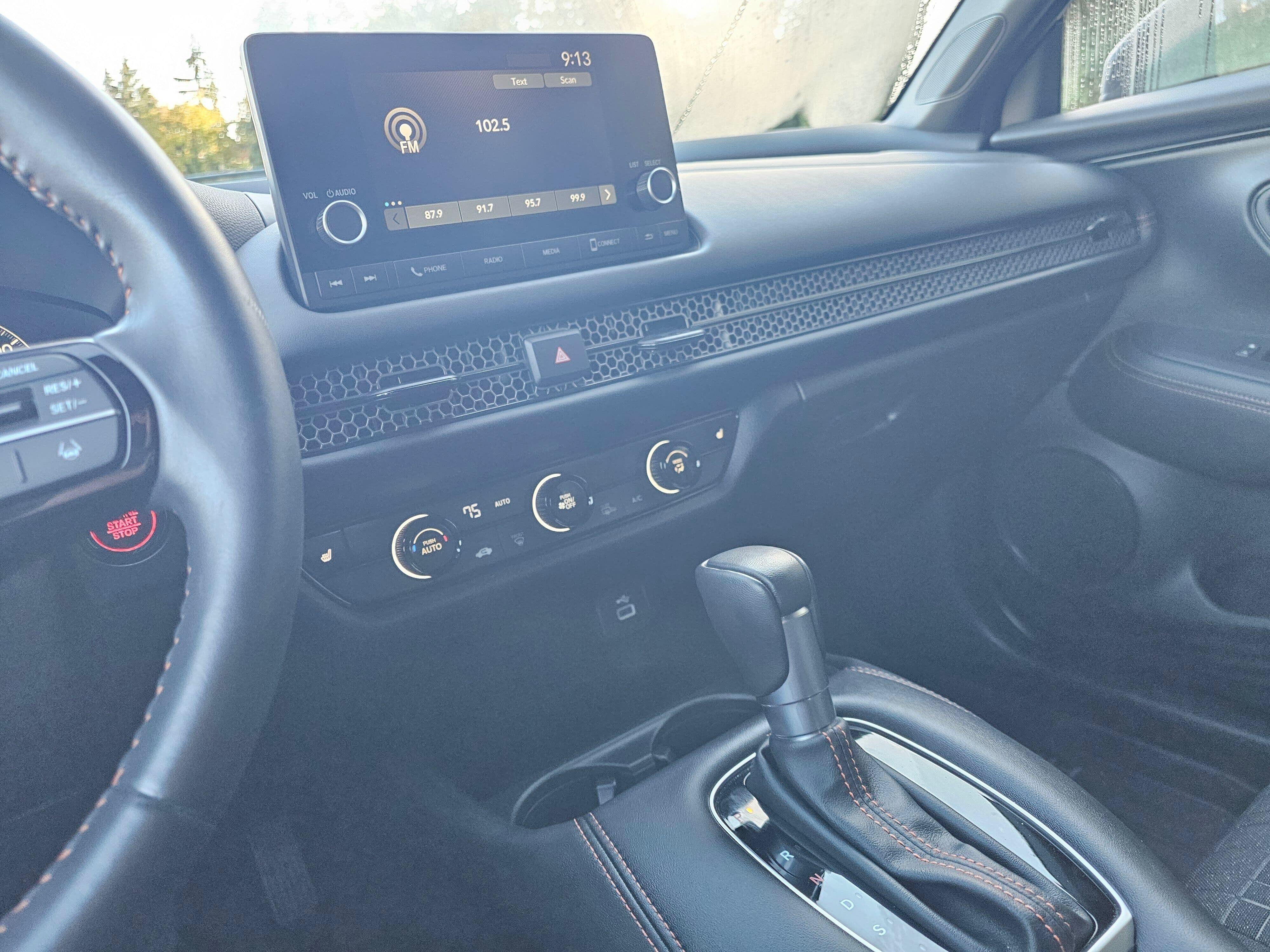 Certified 2025 Honda HR-V Sport image 28