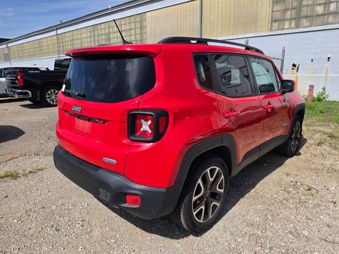 Used 2016 Jeep Renegade Latitude w/ Popular Equipment Group AWD/4WD image 2