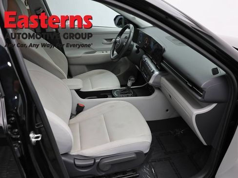 Used 2024 Hyundai Kona SEL FWD image 22