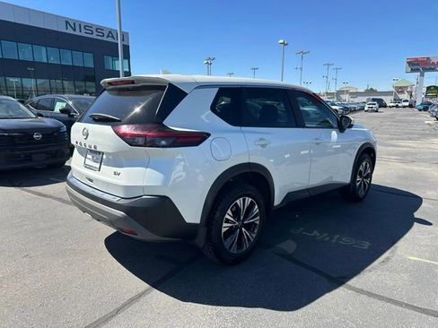 Used 2023 Nissan Rogue SV FWD image 12