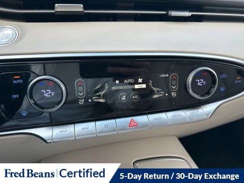 Used 2024 Genesis GV70 2.5T w/ Select Package image 18