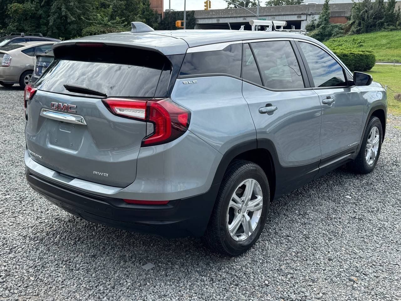 Used 2024 GMC Terrain SLE AWD/4WD image 5