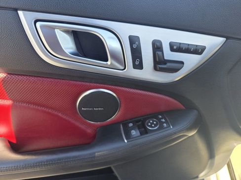 Used 2012 Mercedes-Benz SLK 250 image 17