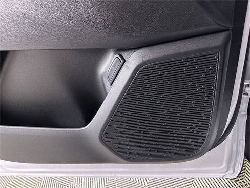 New 2026 Chevrolet Equinox LT w/ Convenience Package II image 24