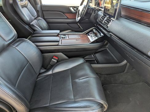 Used 2020 Lincoln Navigator Reserve w/ Cargo Convenience Package image 12