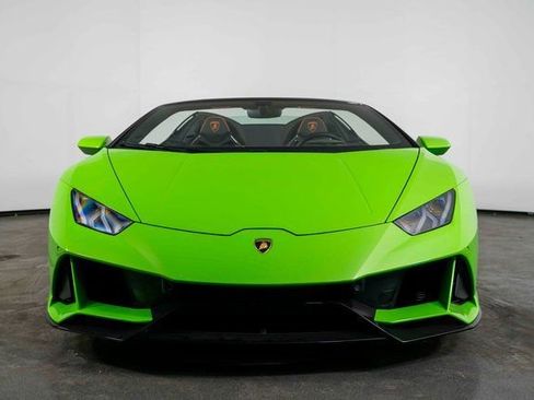 Used 2022 Lamborghini Huracan EVO image 3