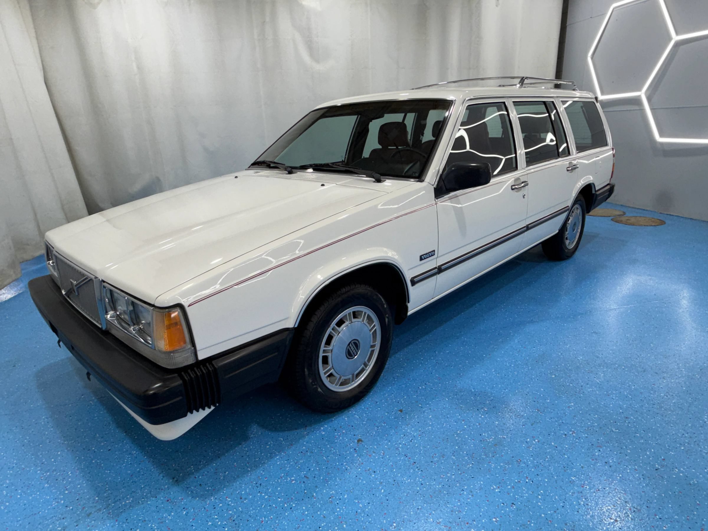 Used 1988 Volvo 740 GLE RWD image 11
