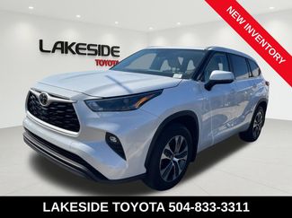Used 2023 Toyota Highlander XLE video 1