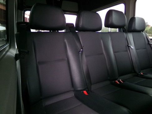 Used 2015 Mercedes-Benz Sprinter 2500 image 17