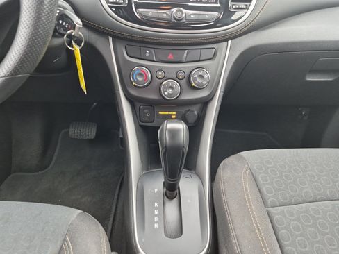 Used 2022 Chevrolet Trax LS w/ Tint and Cruise Package FWD image 21