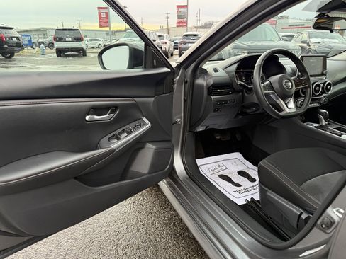 Used 2023 Nissan Sentra SR w/ Midnight Edition Package image 13